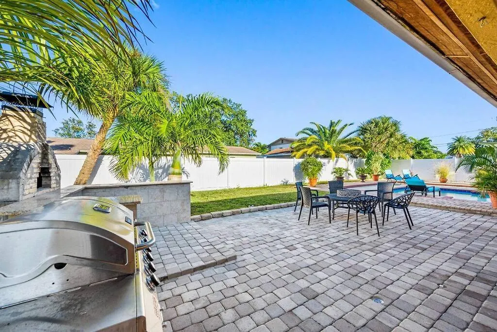 Luxury Heated Salt Pool House In Perfect Location! Vila Tampa 0*,  Estados Unidos da América