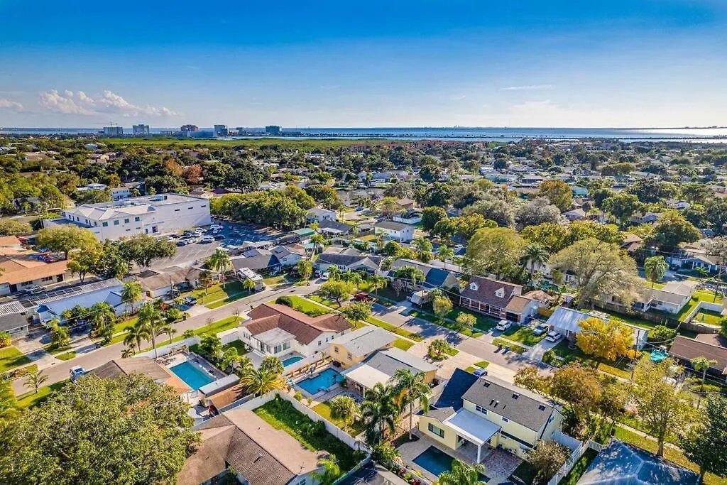 Luxury Heated Salt Pool House In Perfect Location! Vila Tampa Casa de Férias