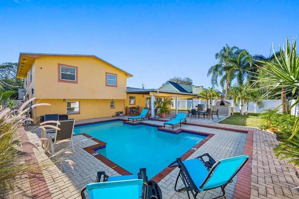Luxury Heated Salt Pool House In Perfect Location! Vila Tampa 0*,  Estados Unidos da América